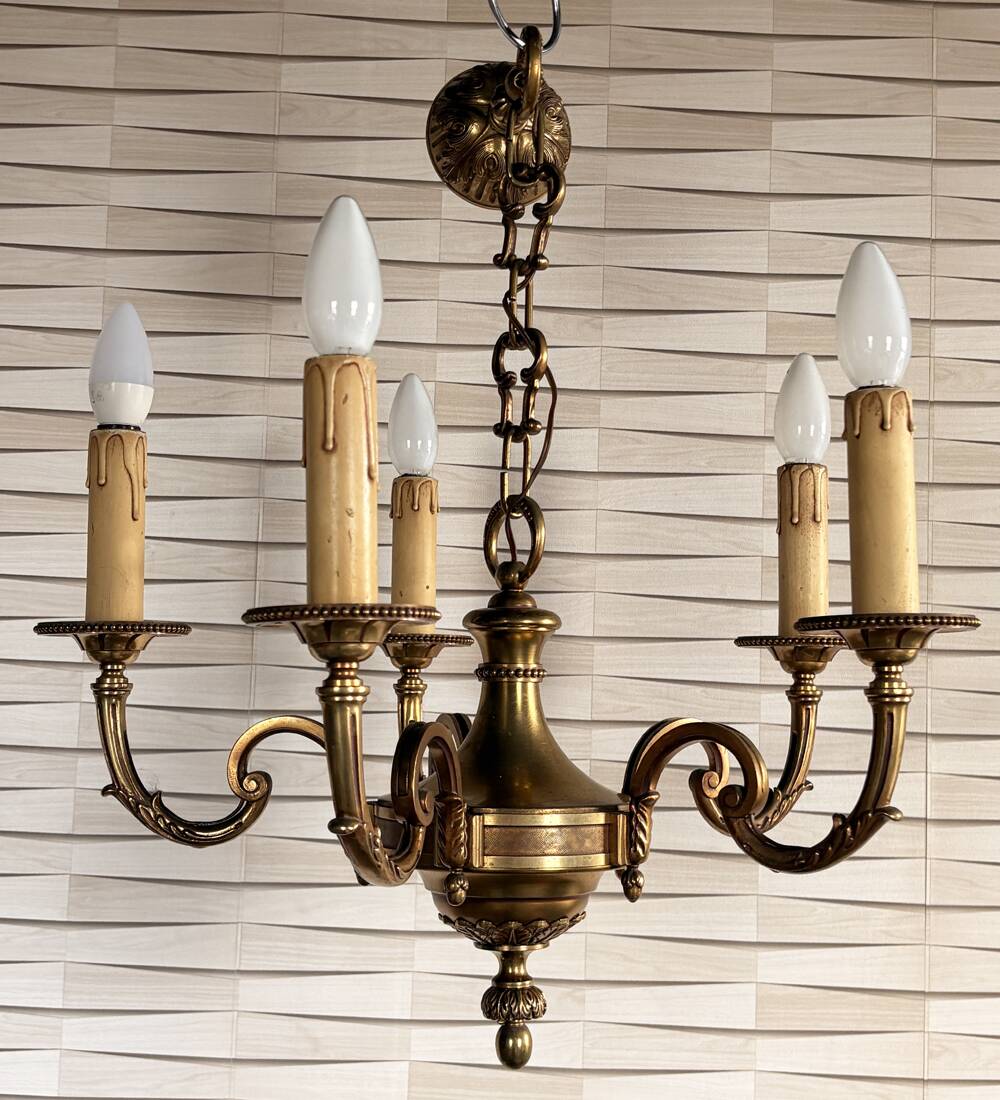 Five-armed golden brass chandelier – neoclassical elegance, Louis XVI spirit.