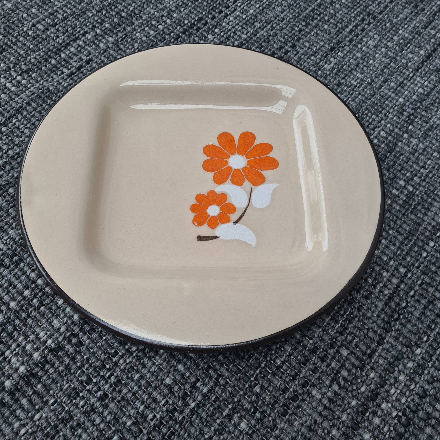 Set of 4 St Clement plates