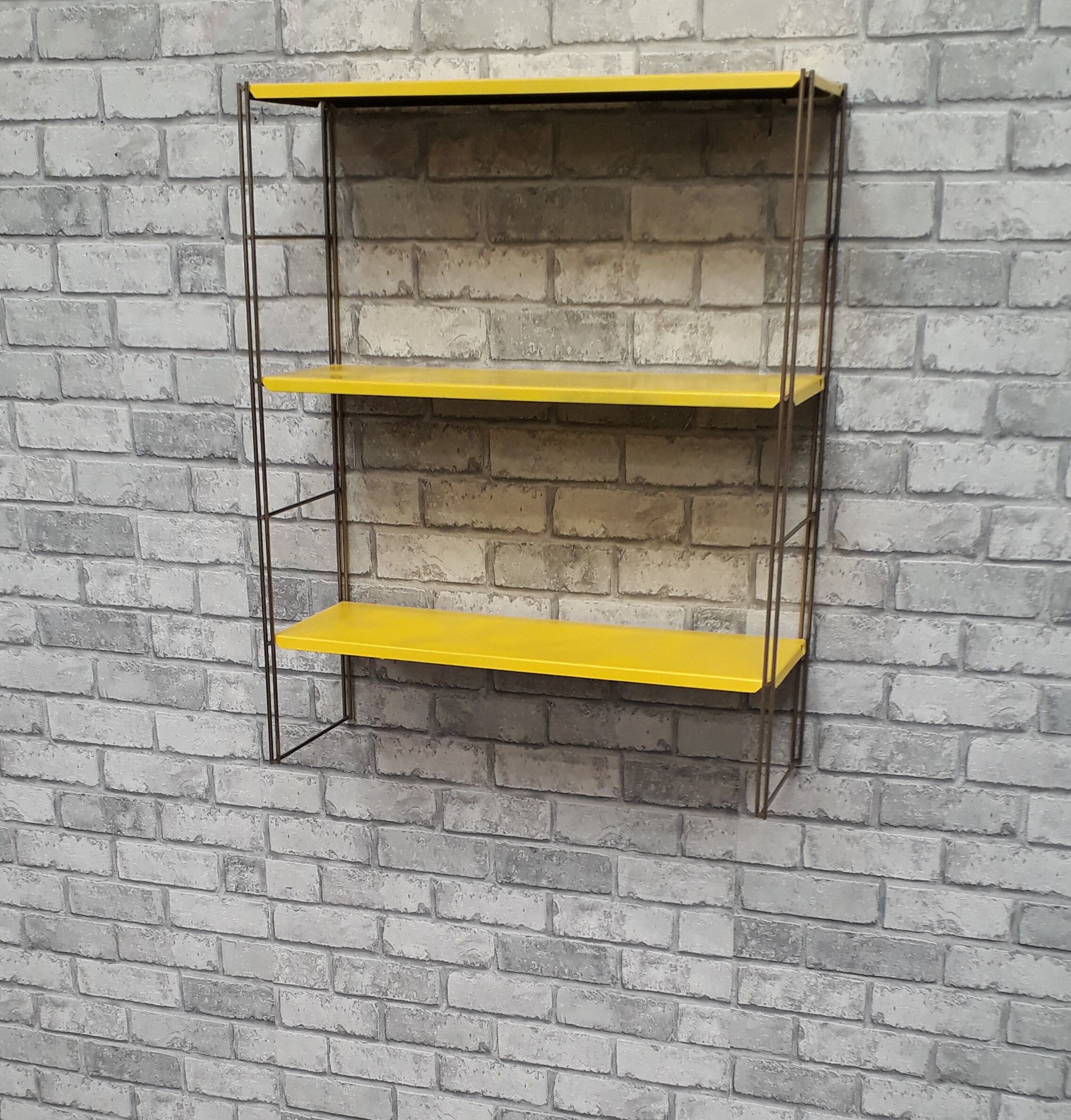 Etagere vintage string  jaune  49x60     ,plateau 48.5x16