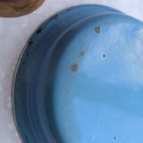 Old speckled plate