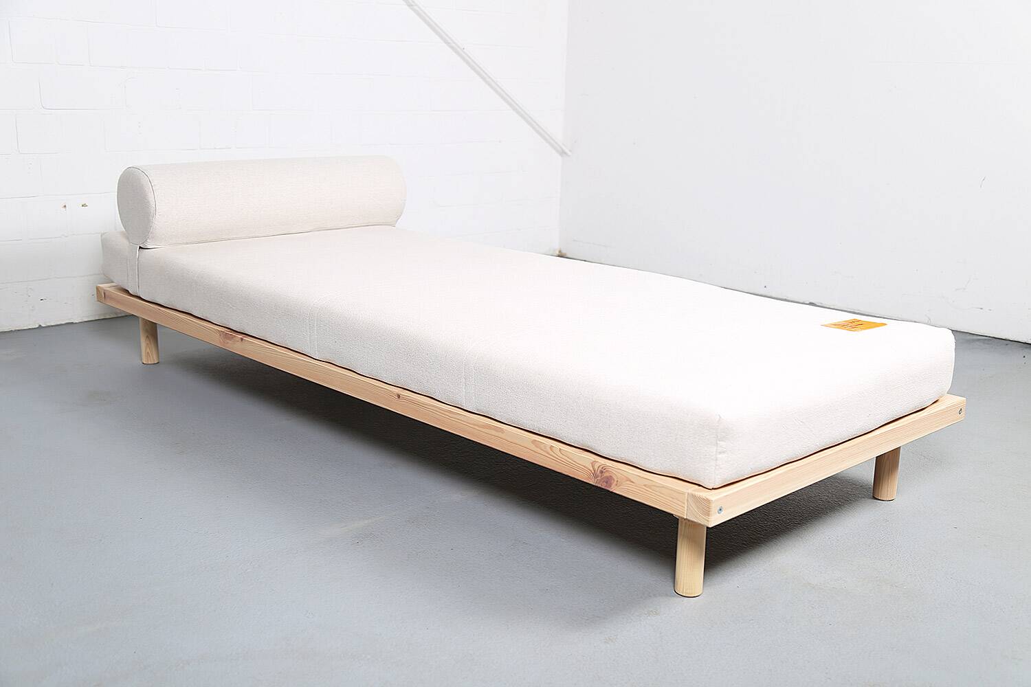 Virgil abloh x ikea design daybed markerad limited