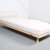 Virgil abloh x ikea design daybed markerad limited