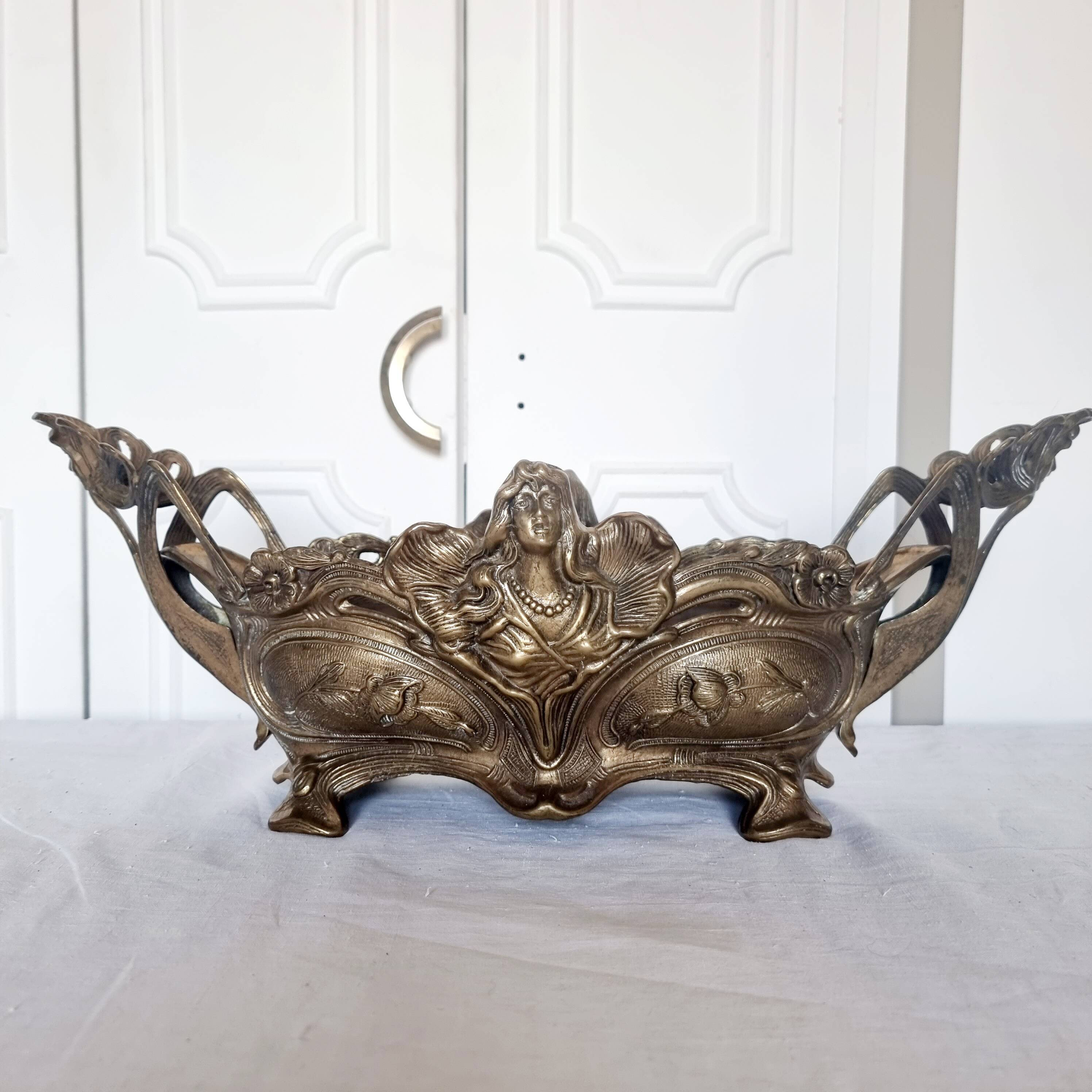 French Art Nouveau bronze planter decorated with a female mermaid