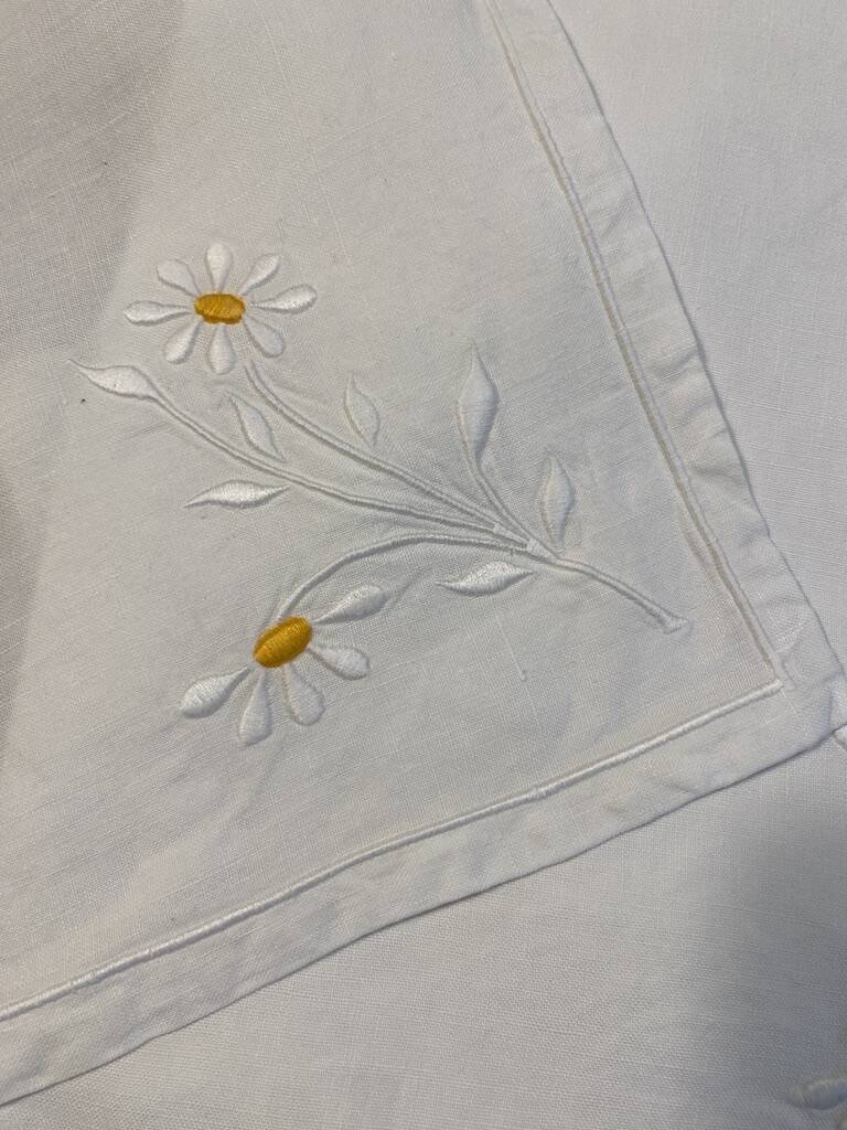 Antique hand-embroidered daisy napkins - linen voile - 52x52 cm