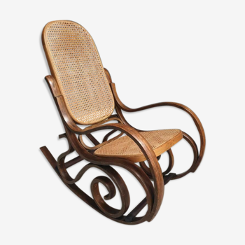 Old rocking-chair Thonet