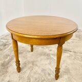 Round table in solid wood