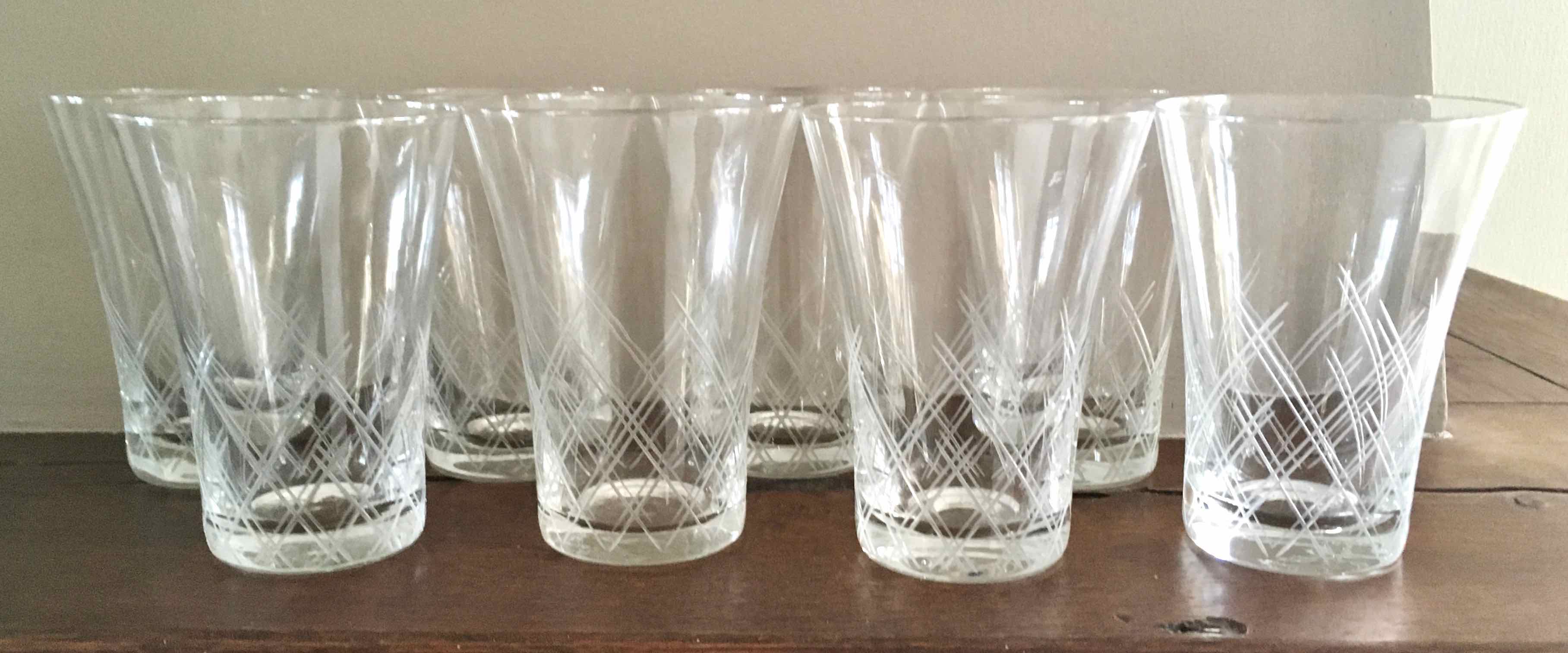 Set 8 water glasses or engraved crystal wine