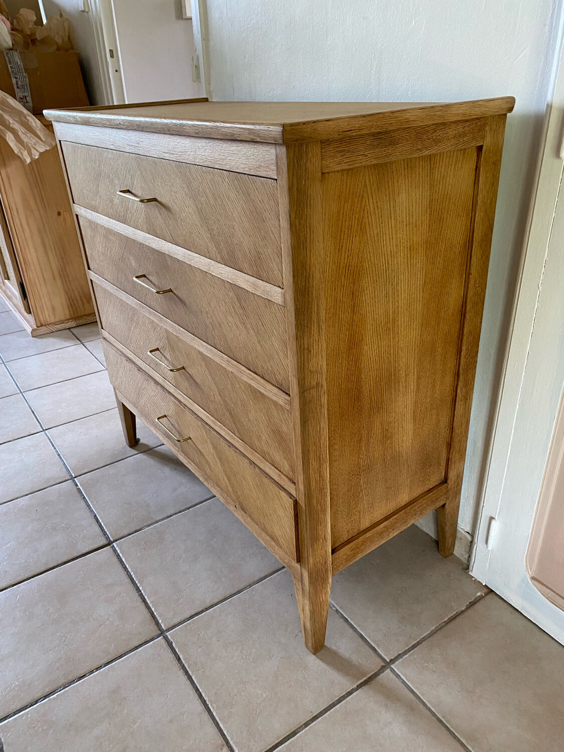 Chest of drawers