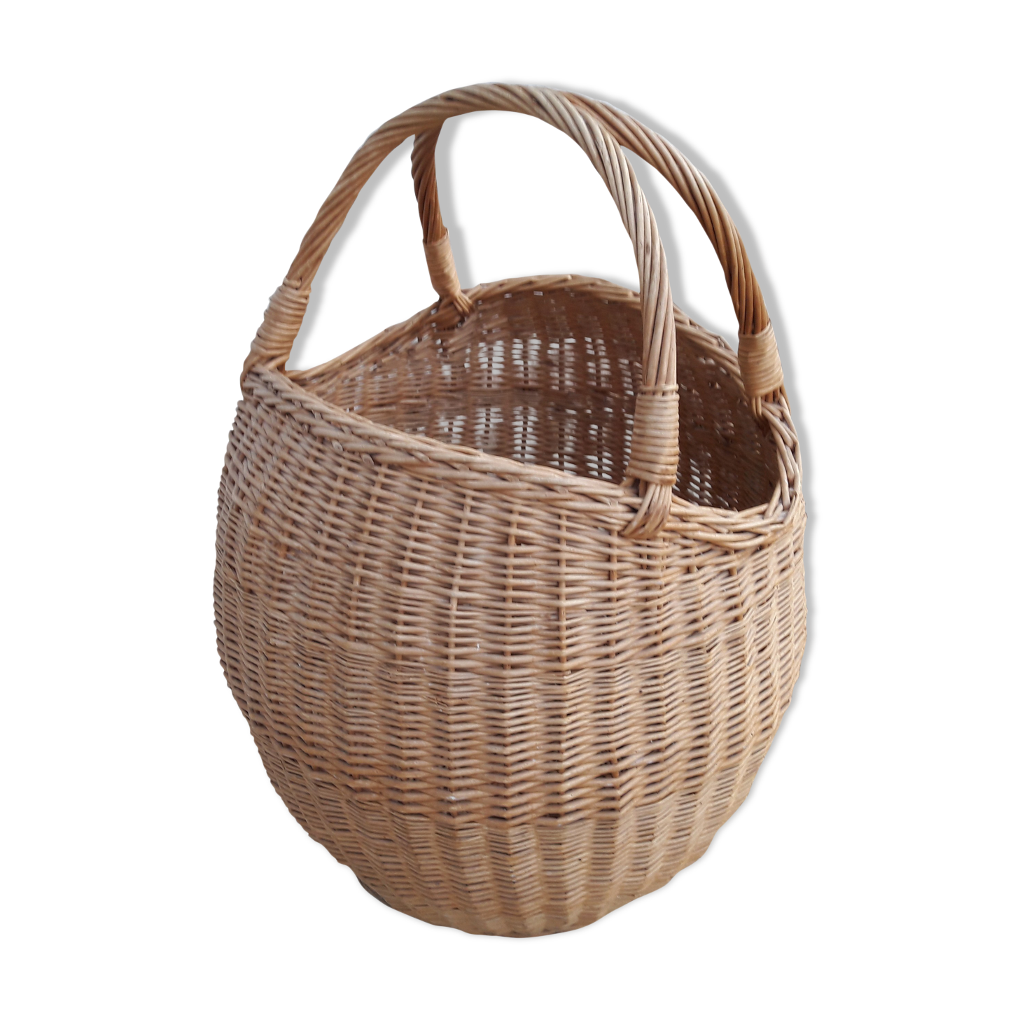 Wicker laundry basket or ball