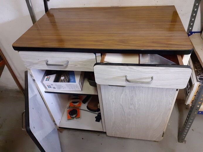 Buffet kitchen formica