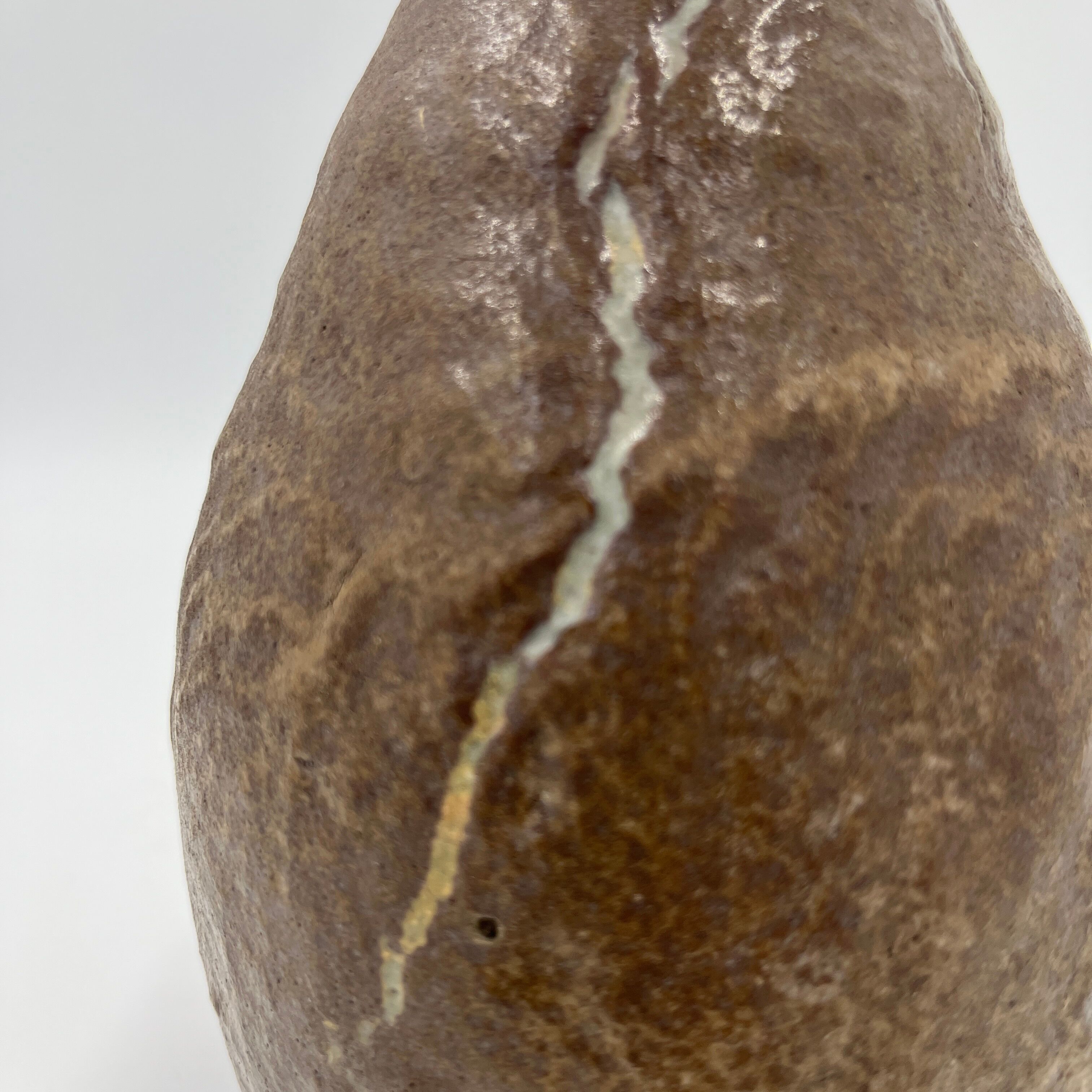 Veined terracotta vase