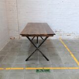 Table à pieds croisées industrielle