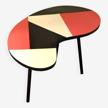 Tripod coffee table in formica