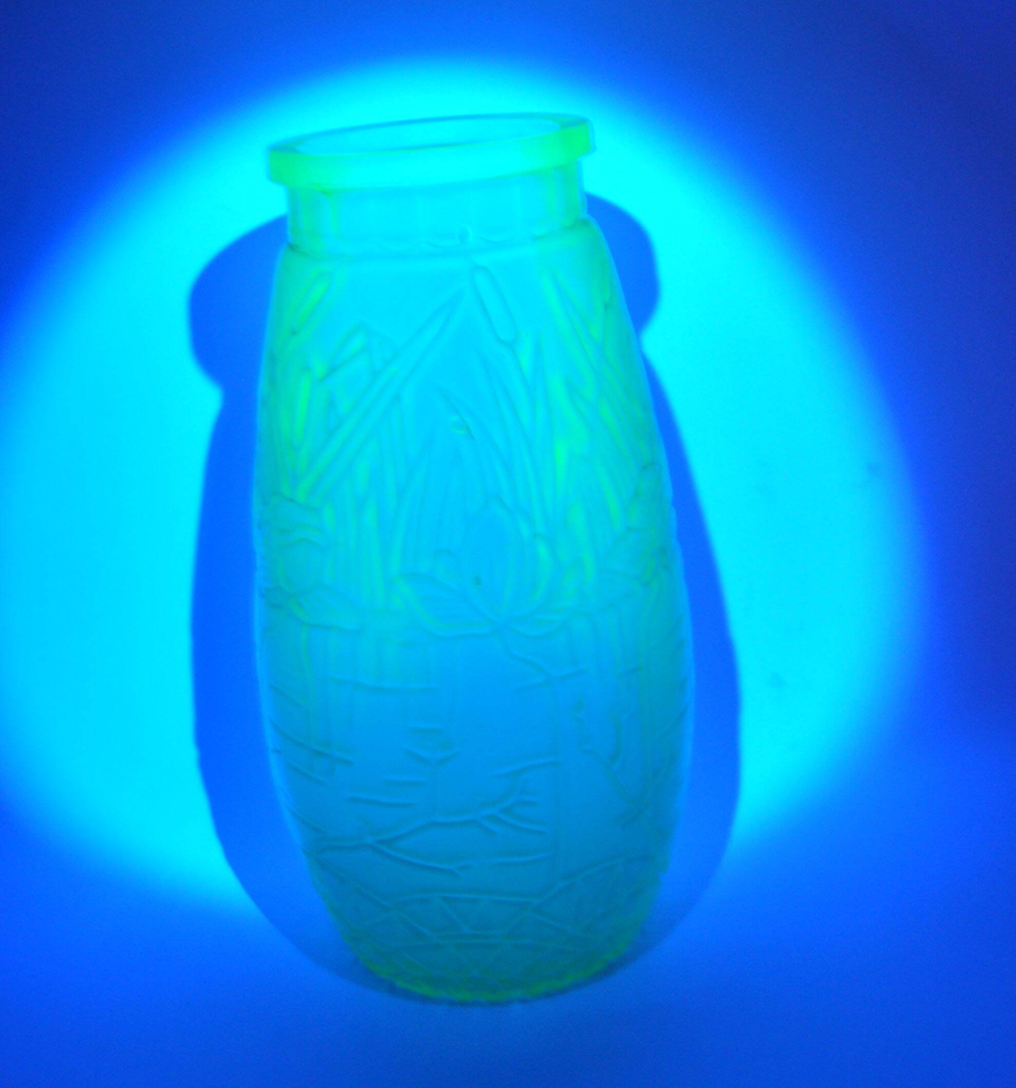 Large art deco vase in uranium-bearing dichroic green glass