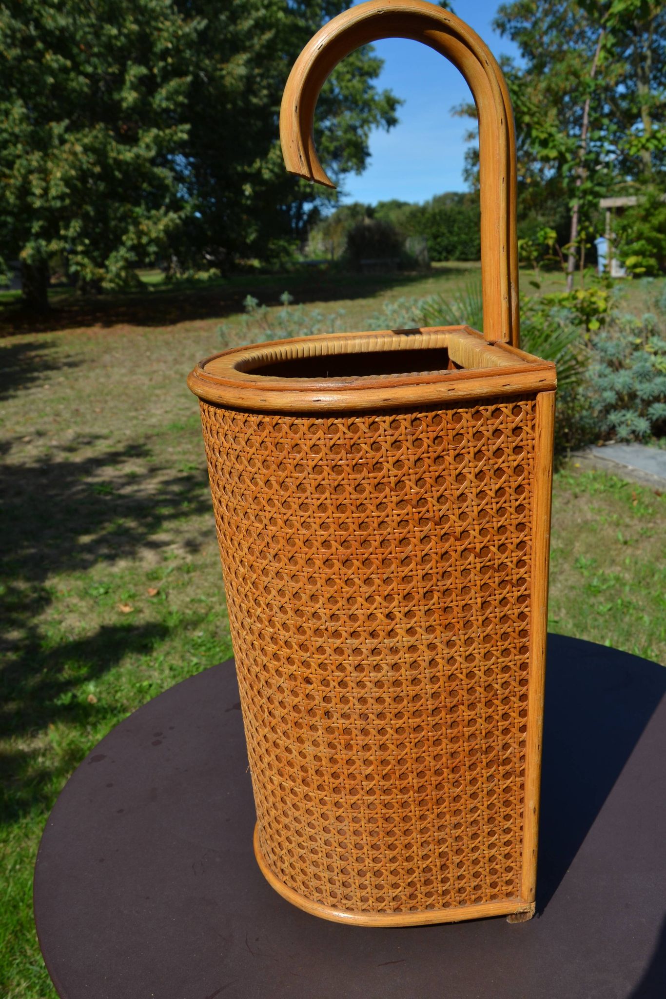 Porte-parapluie osier et cannage vintage