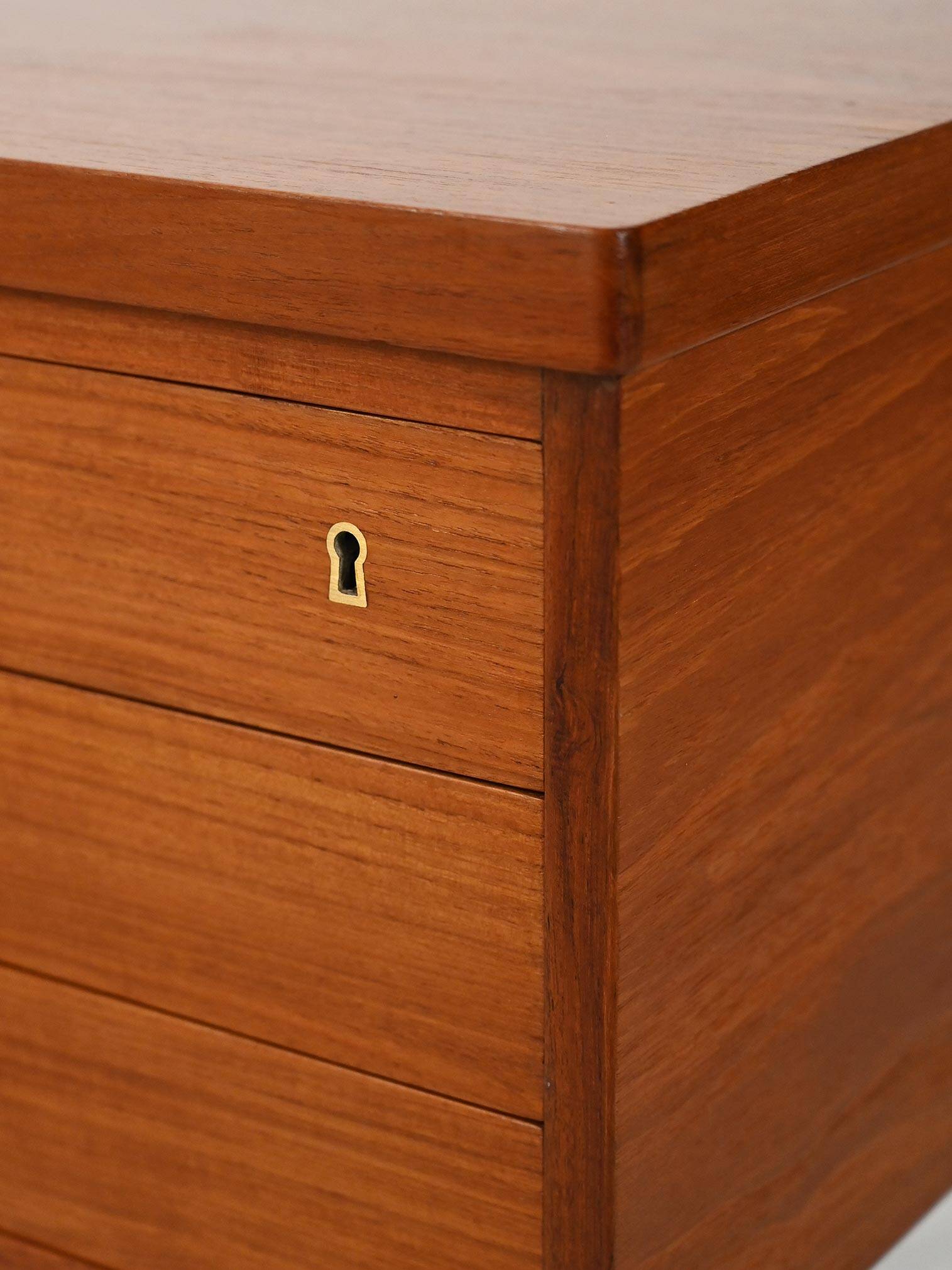 Teak desk by Nanna & Jørgen Ditzel