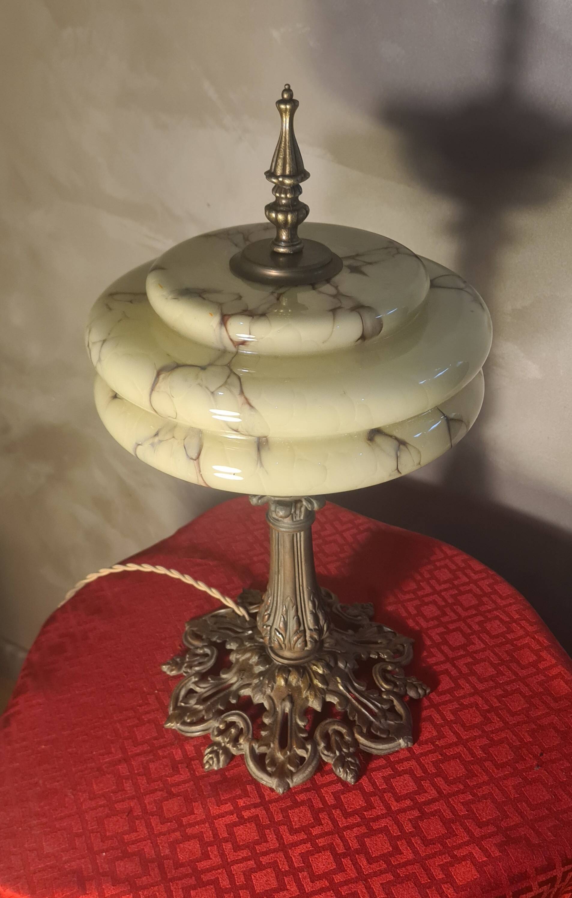 Art Deco lamp 1910 A 40 superb marbled glass shade, 43x23 electric ok, approx.