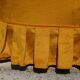 Fauteuil crapaud en velours jaune