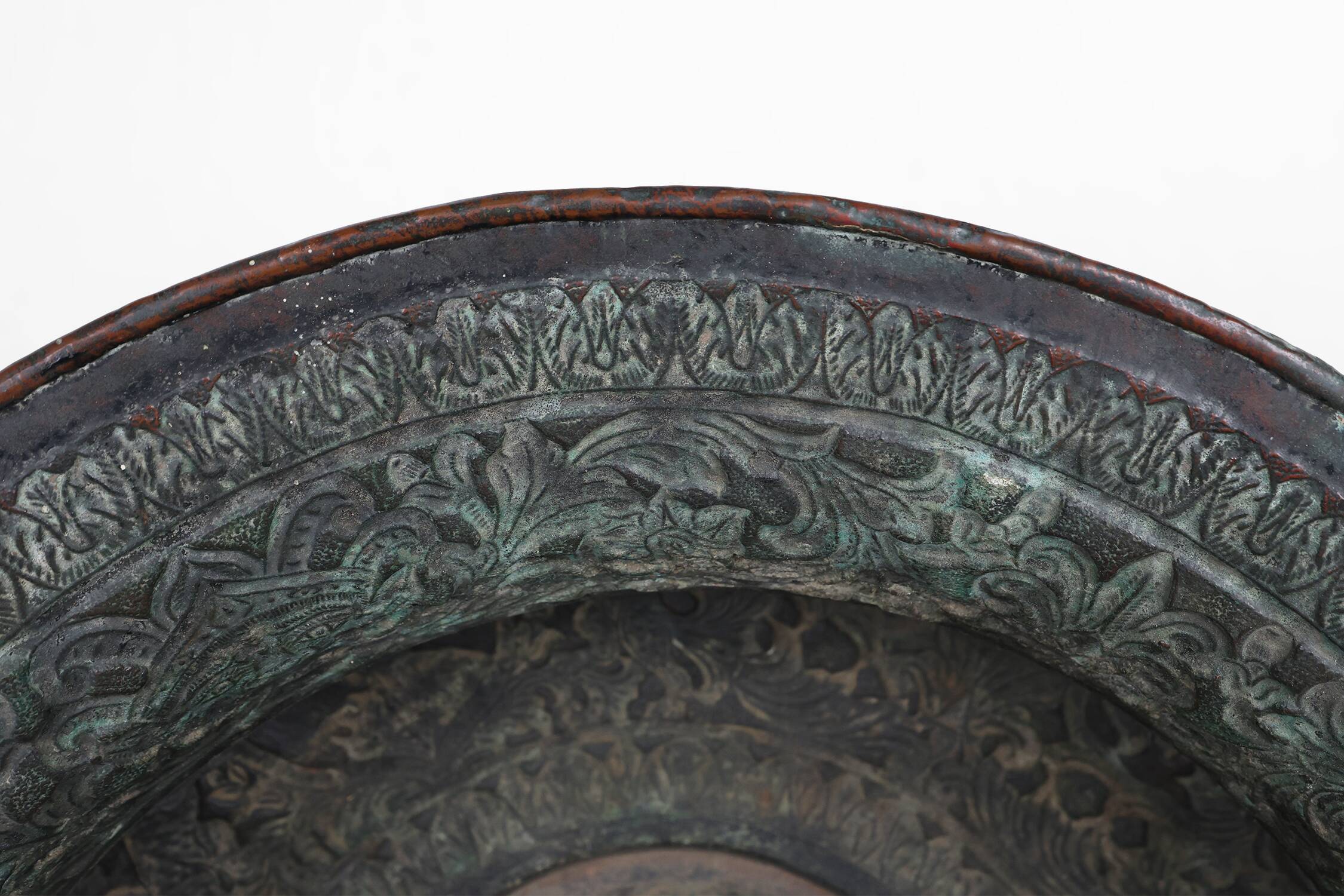 Cache-pot rond ottoman antique en cuivre gravé, vers 1850