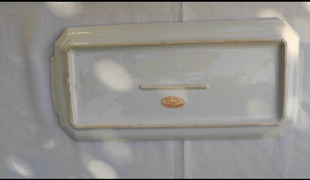 Vintage cake dish
