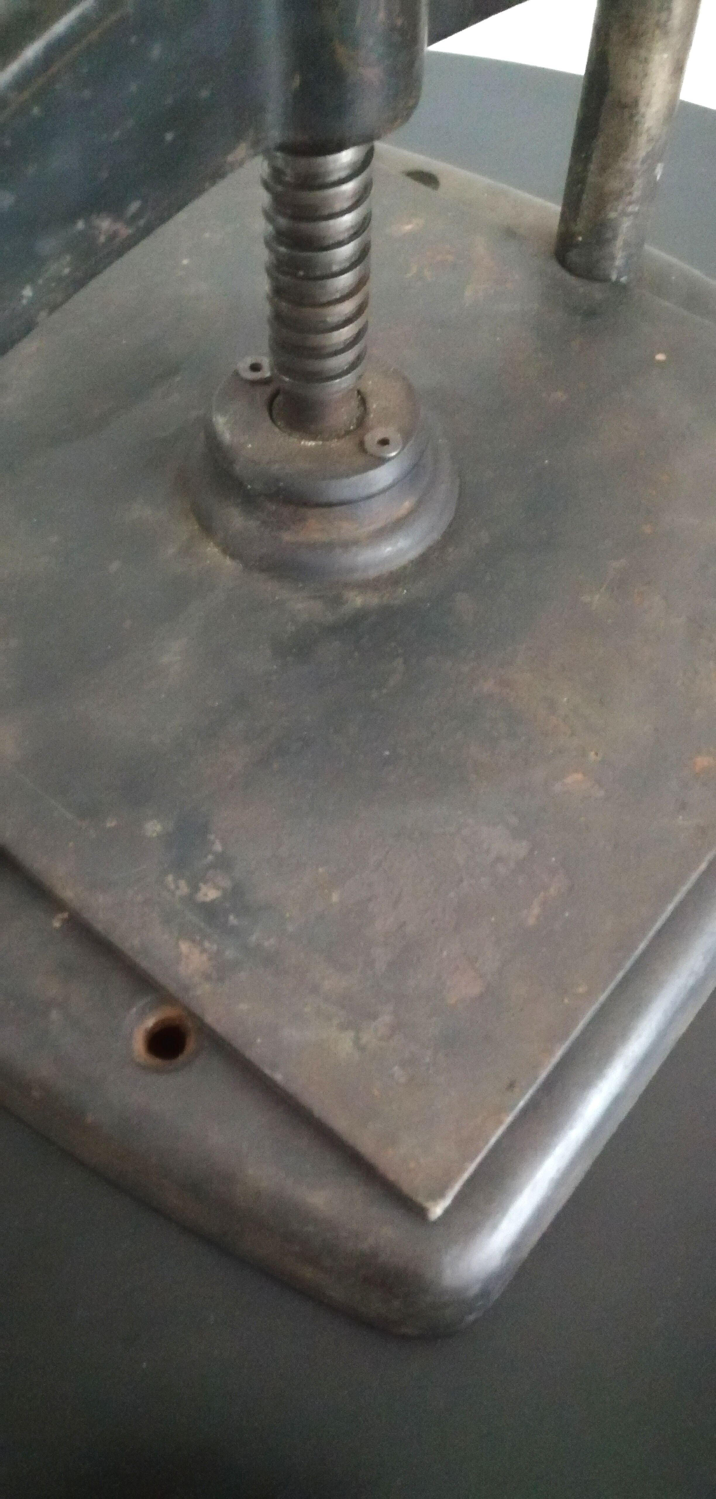 Old press for binding "Ravasse"