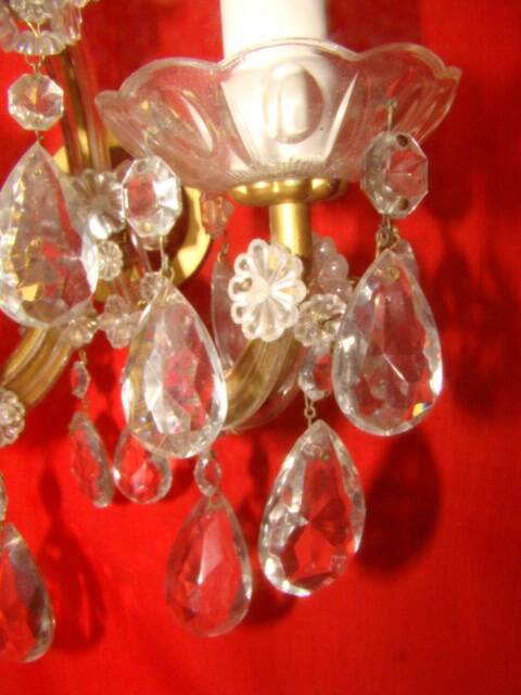 Crystal wall light with two arms from the 1960s.