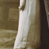 Photo "elegant leaning on the armchair" of fontes paris