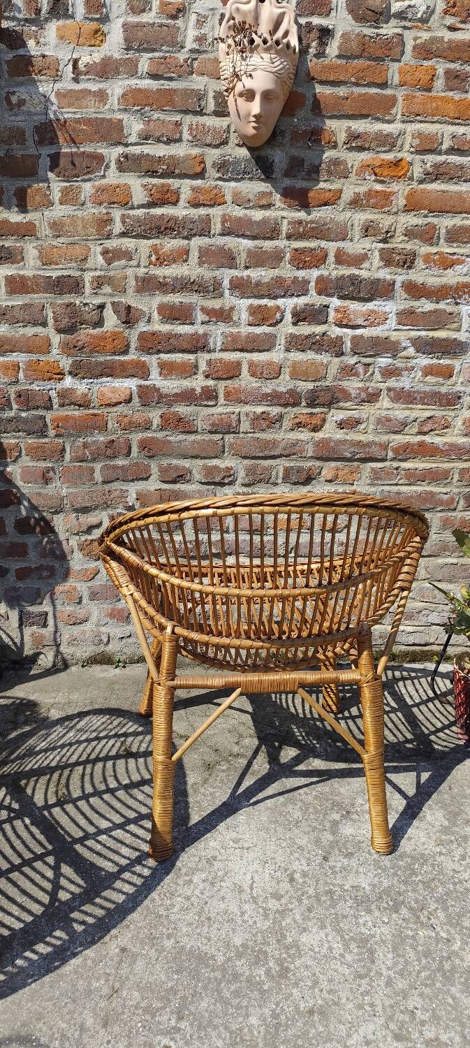 Pair of wicker armchairs