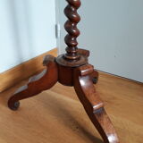 Solid wood pedestal table spiral base