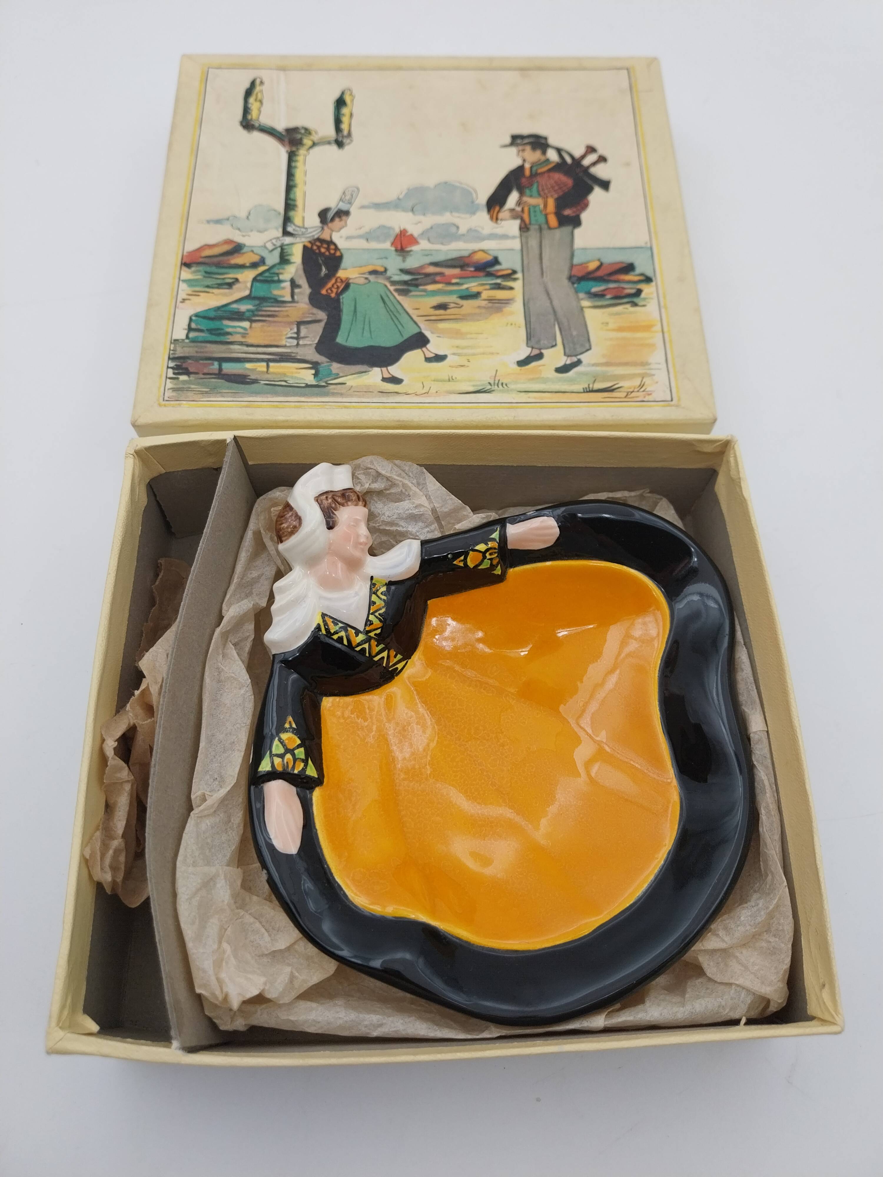 Empty ceramic pocket Foumaintraux Pierrick bigoudène Breiz in its box