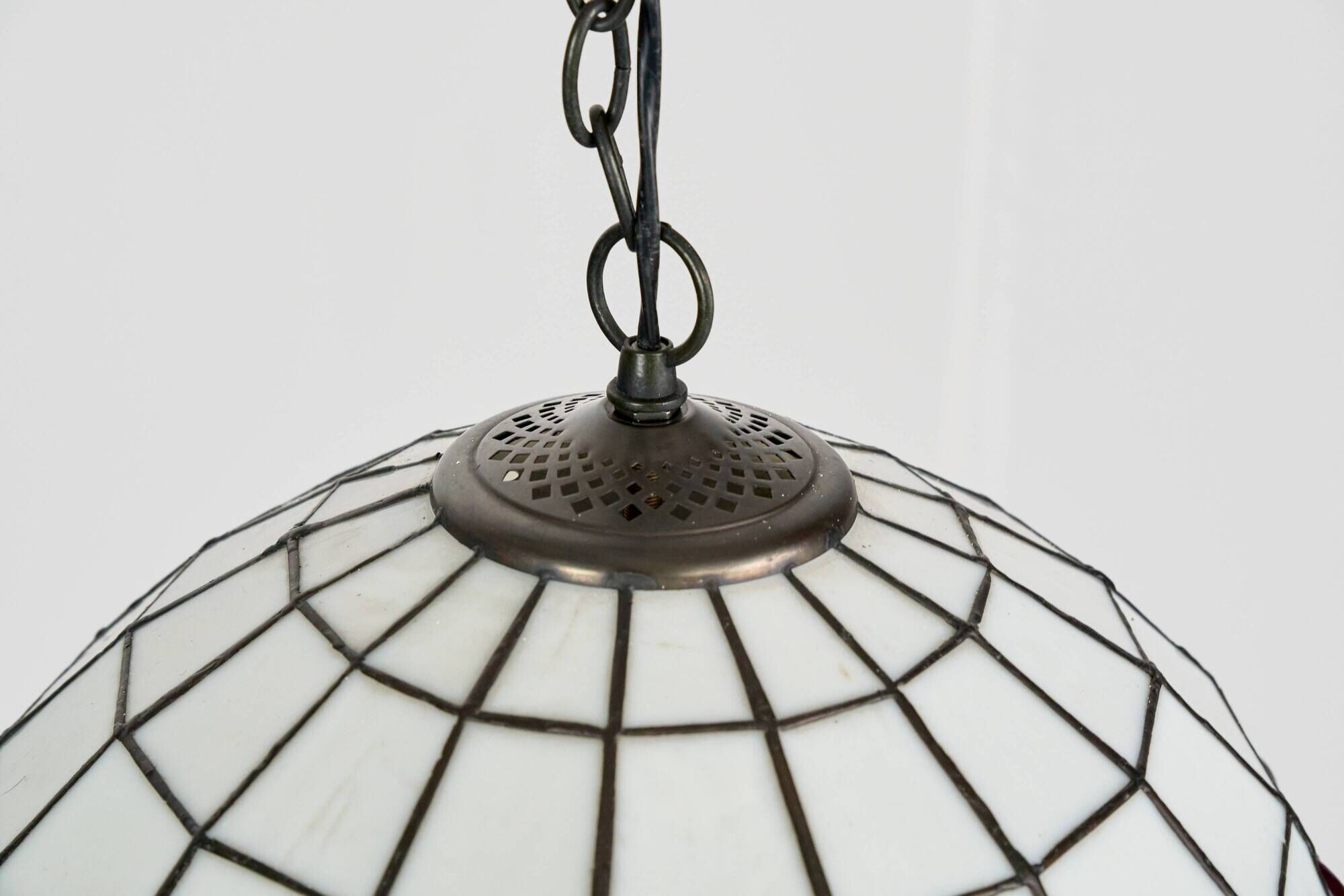 Lampe suspendue en verre teinté de style Tiffany