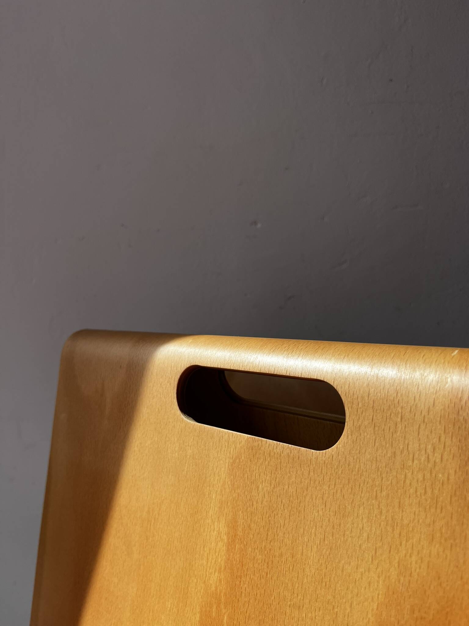 Vintage curved plywood magazine rack, W shape, Alvar Aalto style.