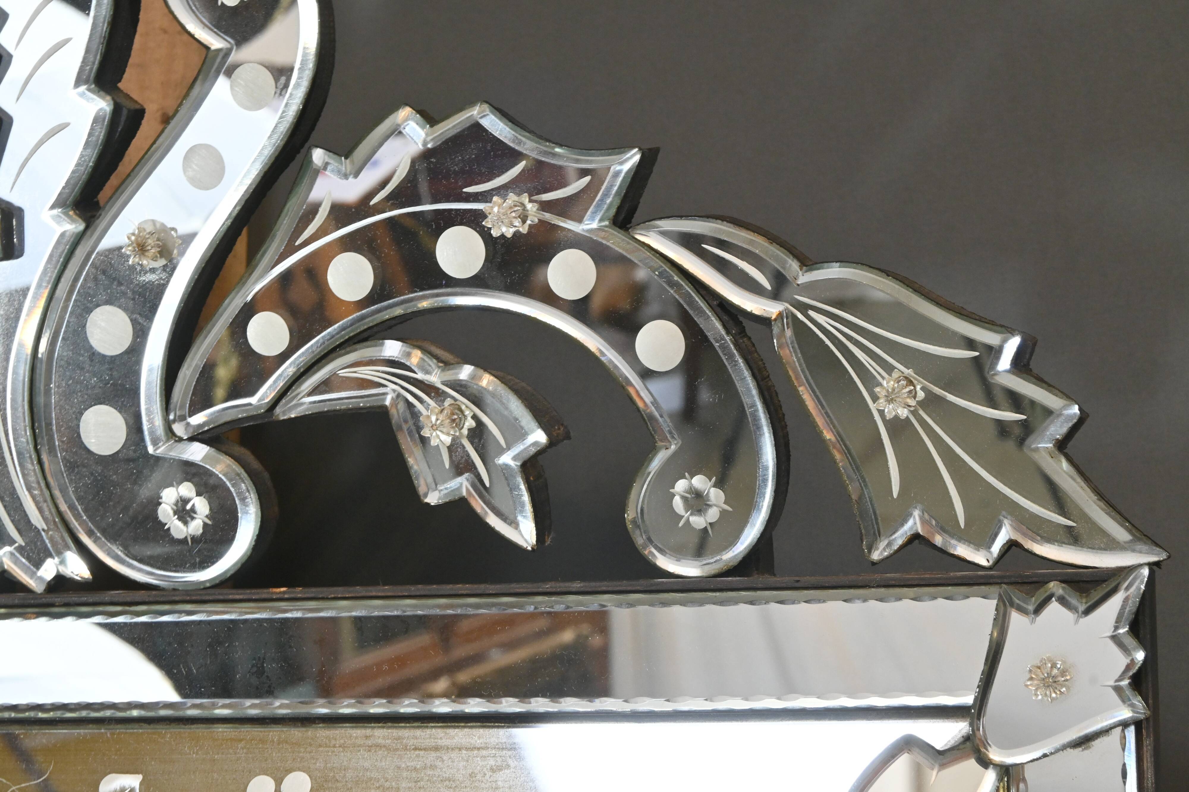 Important Venetian Mirror with Pediment, Italy – Early 20th Century