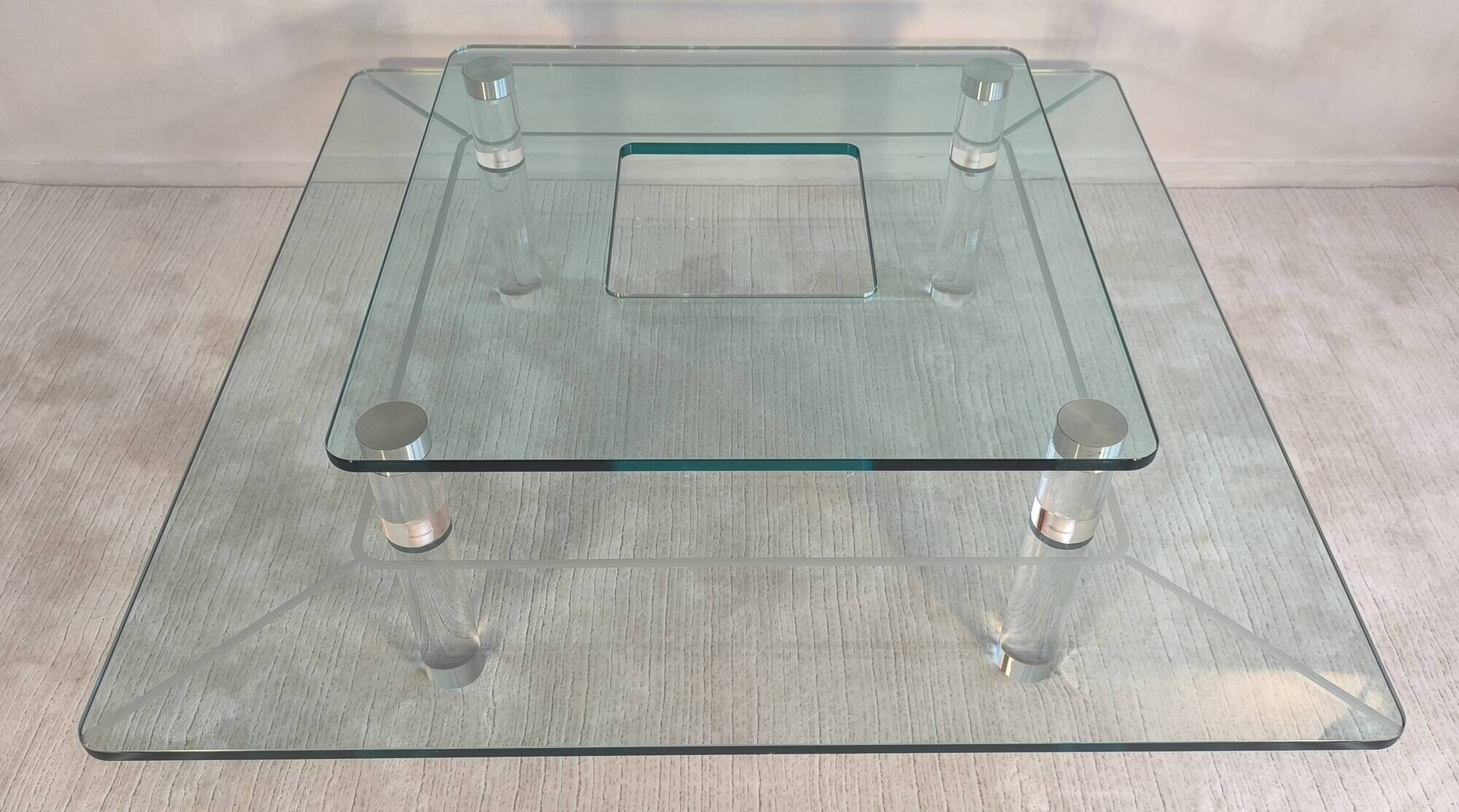 Marais international mtb110 - exceptional coffee table in altuglas & glass