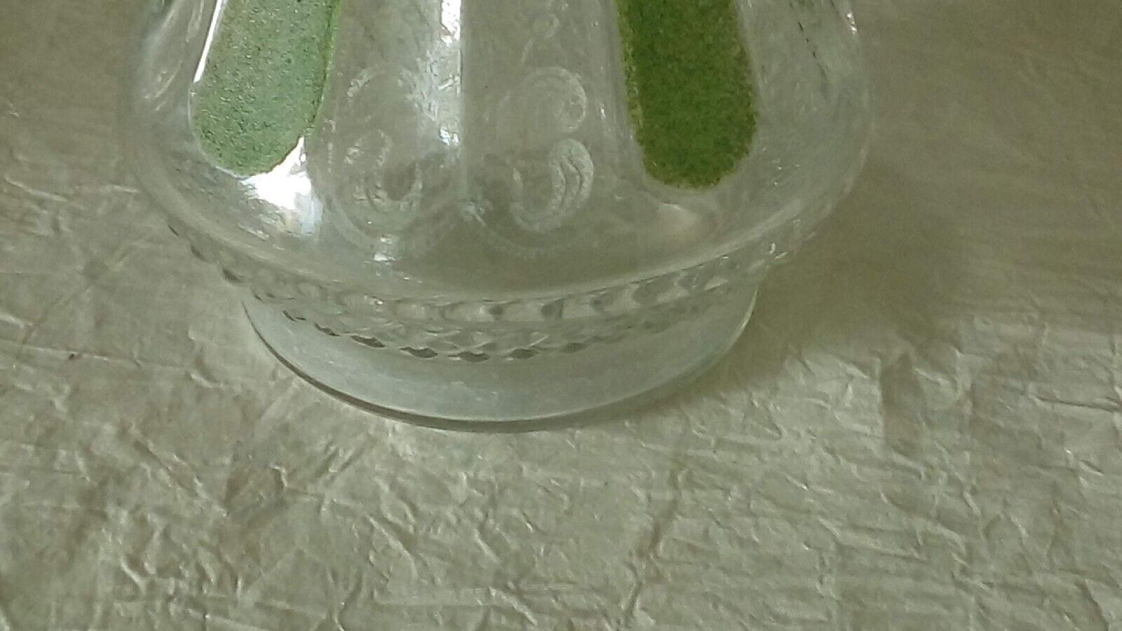Diamond tip lace effect glass carafe