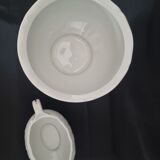 Salad bowl and sauce boat