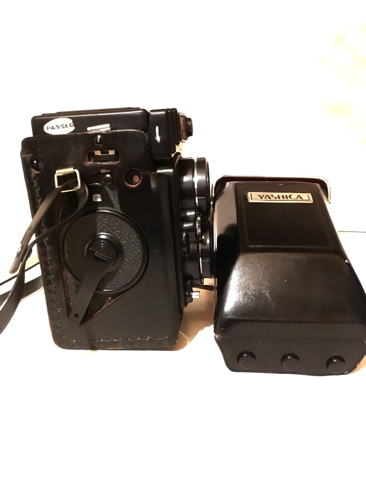 Appareil photo Yashica 6X6 argentique