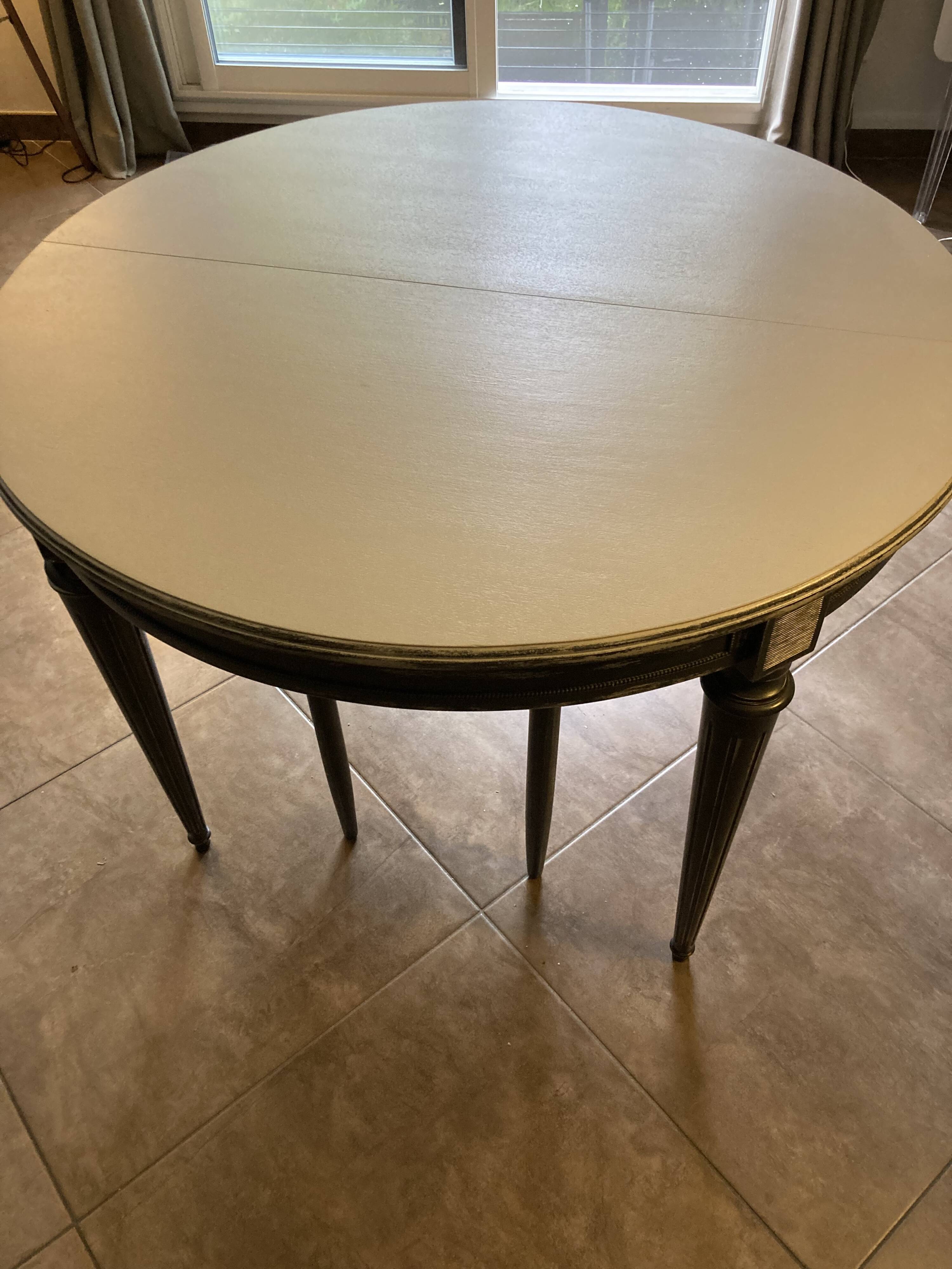 Louis XVI style extendable table in grey painted wood