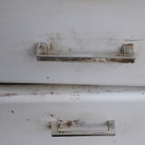 Small buffet 1 metal gate