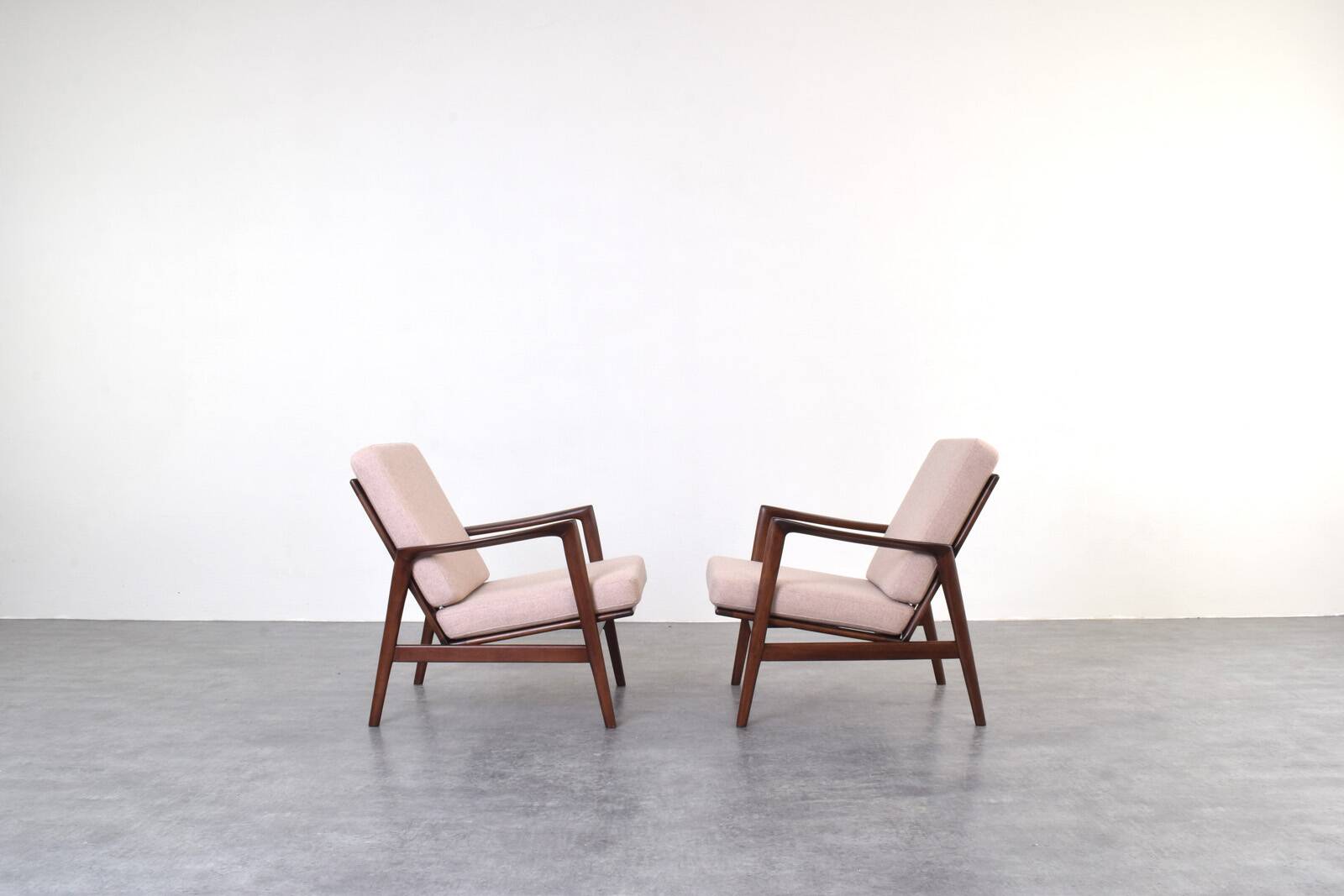 Mid-Century Stefan Lounge Chairs, 1960s, Set of 2