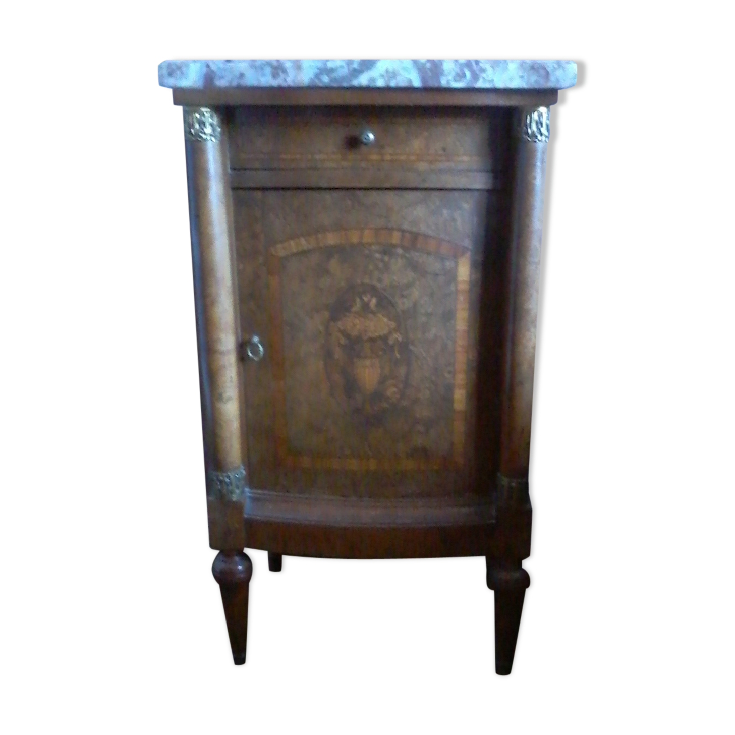 Chevet une porte année 1900