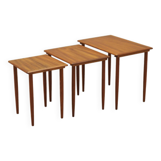 Ensemble de trois tables en teck, design danois, années 1970, production : Danemark