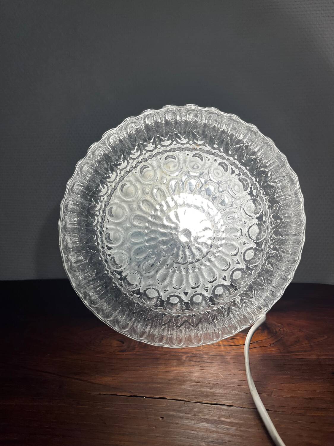 Chiseled glass pendant ceiling light