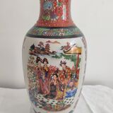 Chinese vase, Rose family style