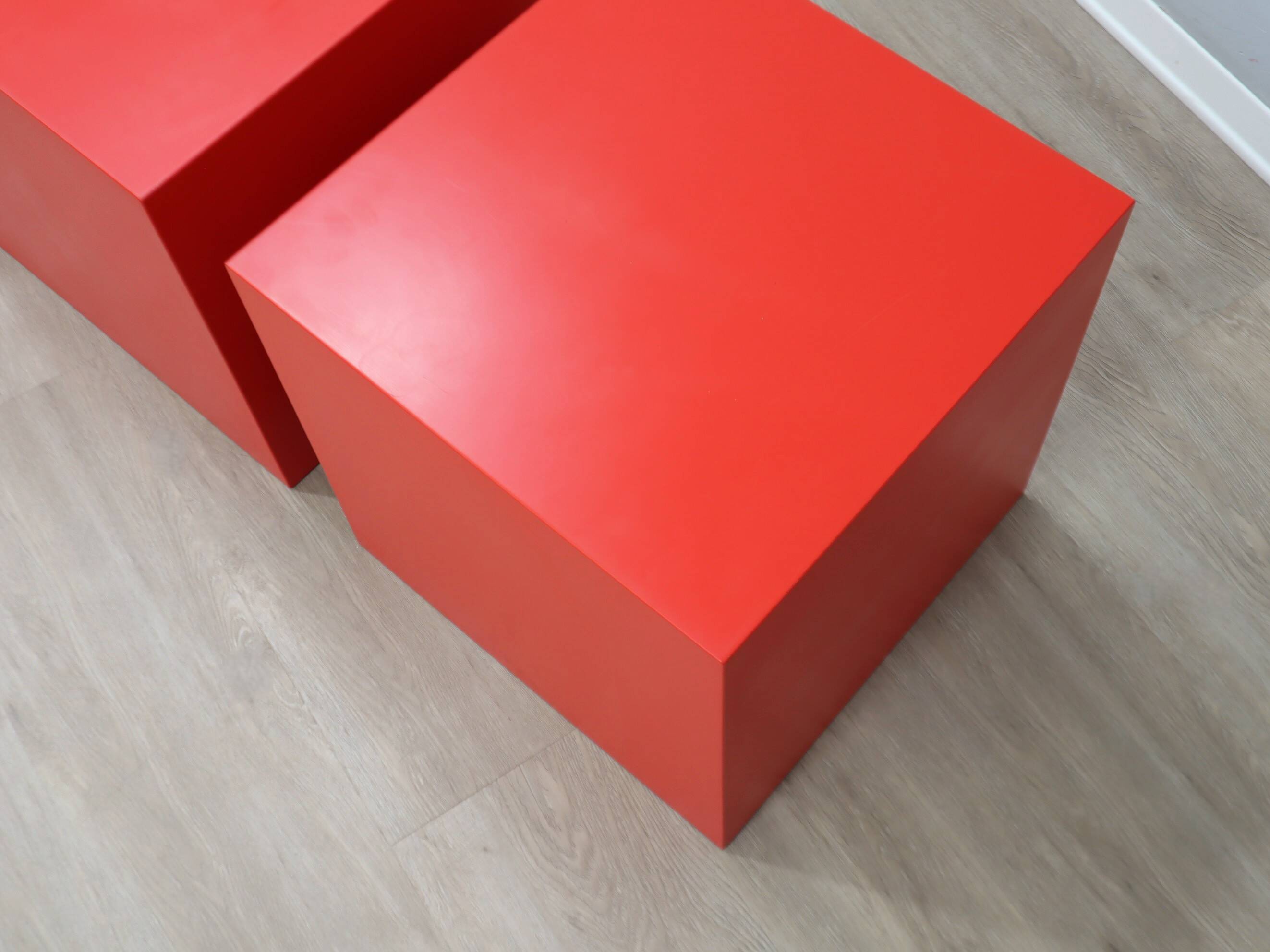 Tabourets/tables d'appoint cubes en fibre de verre italiens des années 1960, lot de 3