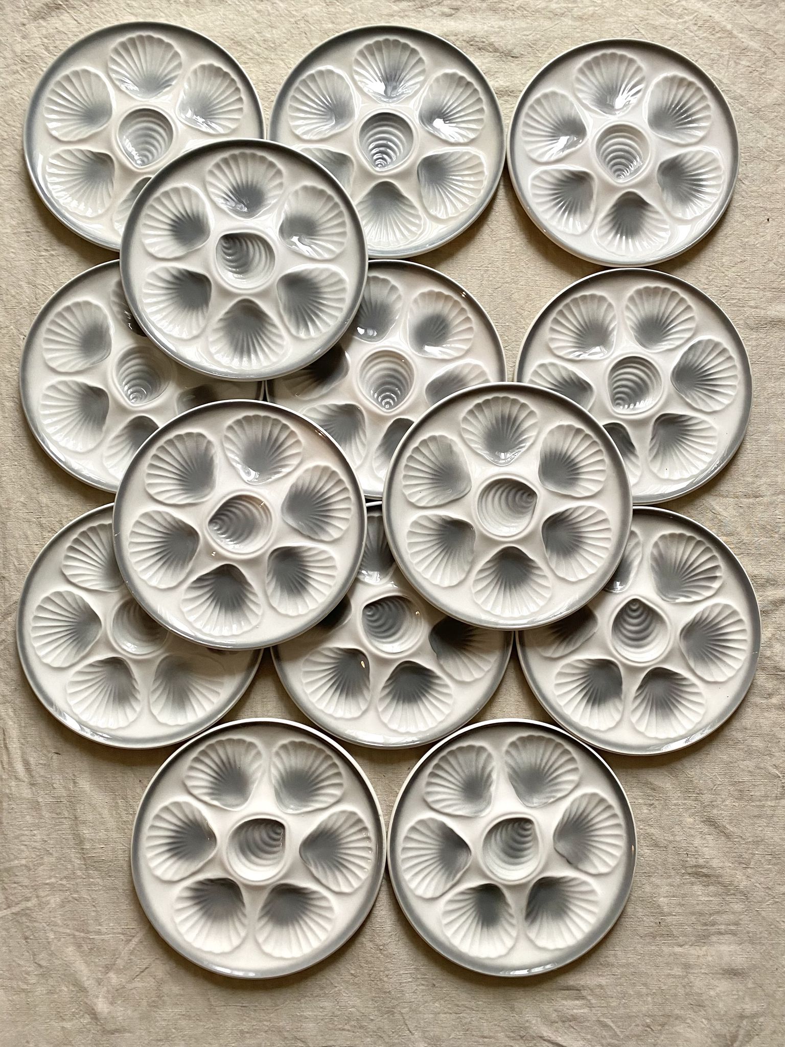 14 assiettes à huîtres Moulin des loups