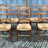 8 Chaises  anciennes vendéennes paillées en cerisier massif.