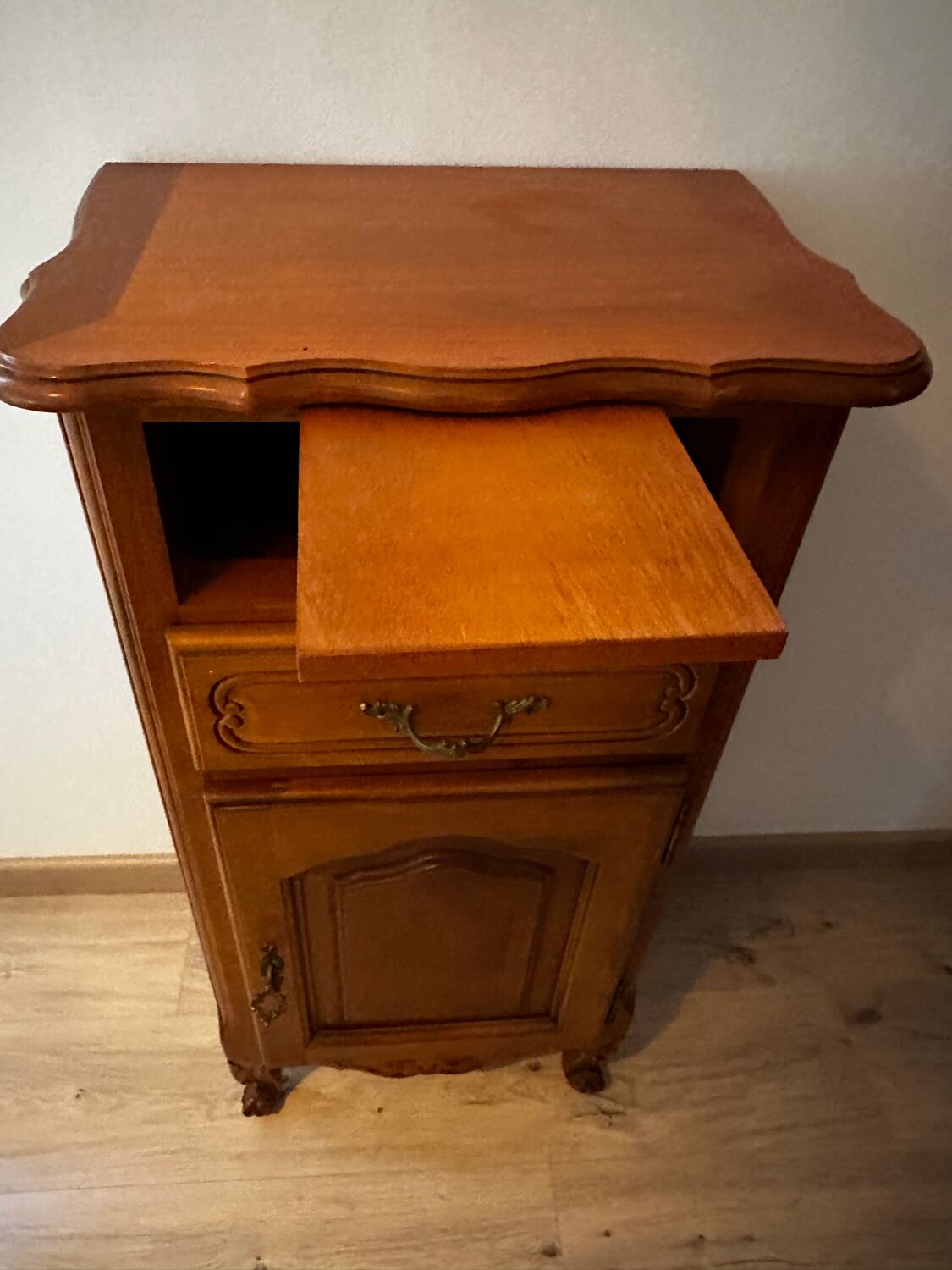 Meuble téléphone ancien