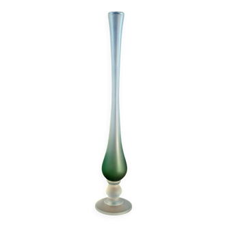 Vase soliflore sur pied dégradé vert et blanc en verre dépoli hauteur : 34cm