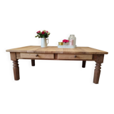 Farmhouse coffee table in oak